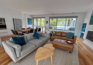 LUXURY BEACH HOUSE BINALONG at BAY OF FIRES