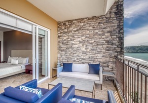 Luxury beachfront condo w/stunning views. shared pool and access to the beach