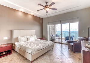 Luxury beachfront condo w/stunning views. shared pool and access to the beach