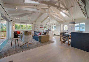 Luxury Beachfront home on Hanalei Bay with A/C