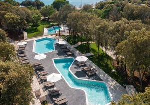 Luxury Beachside Villa Porto Bus by Interhome
