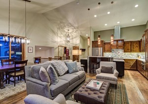 Luxury Breckenridge Townhome Near Peak 8, Private Hot Tub, Views!