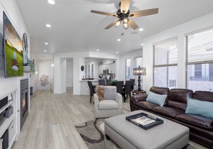 Luxury by the Kierland Commons! Heated Pool & Spa, Golf Views, Upgraded Unit!