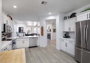 Luxury by the Kierland Commons! Heated Pool & Spa, Golf Views, Upgraded Unit!