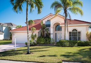 Luxury Crown Pointe pool & lake view home minutes to beaches & Old Naples