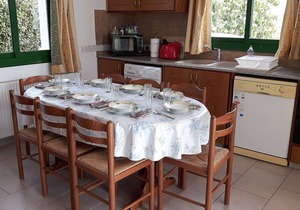 Luxury detached Villa with Private swimming Pool/Free WiFi/Welcome Hamper