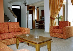 Luxury detached Villa with Private swimming Pool/Free WiFi/Welcome Hamper