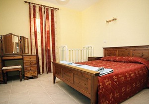 Luxury detached Villa with Private swimming Pool / Free WiFi / Welcome Hamper