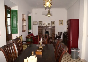 Luxury double room, king-size bed, Talará center (Lecrin), WIFI, swimming pool