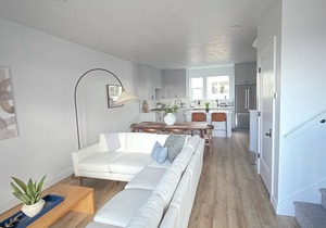 Luxury Downtown Spacious 3 bedroom New Modern Townhome