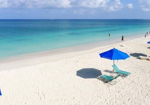 Luxury Finishes Over 2 Levels On Seven Mile Beach Cayman Reef Resort#56