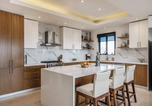 Luxury- HDM Condo + Concierge+Golf Cart