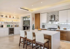 Luxury- HDM Condo + Concierge+Golf Cart