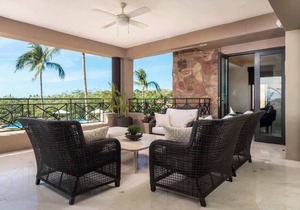 Luxury- HDM Condo + Concierge+Golf Cart