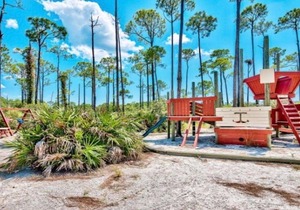 LUXURY HOME! 6 PASSENGER GOLF CART! Upgrades and increased sanitation.