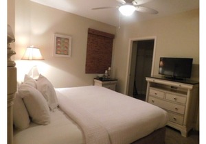 · LUXURY home away from home – 3 BR Condo – Sleeps 10!! HIGH FLOOR, FREE WIFI
