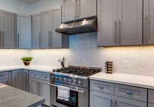 Luxury home with heated pool and hot tub close to old-town