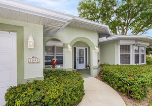 Luxury home with pool in Naples, FL, minutes from Downtown 5th Ave & Beaches