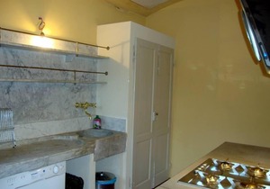 Luxury Apartment 2-4 persons in villa Liberty with olive trees and swimming pool, fine residential area above Santa Margherita Ligure