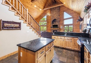 Luxury Lakefront Resort Chalet 1~2 Pools~FREE Amenities~Dock~MiniGolf~Waterslide