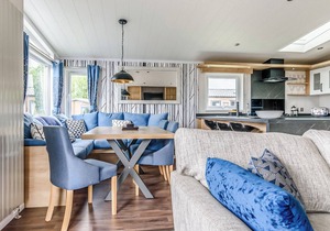 Luxury Lodge Hot Tub (Pet)