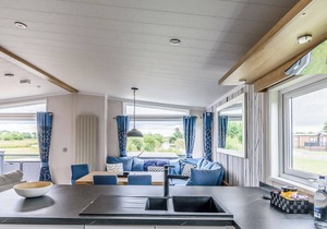 Luxury Lodge Hot Tub (Pet)