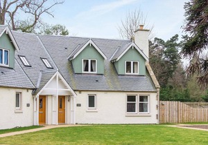 Luxury lodge, set in 40 acres of beautiful private gardens at Carberry Tower Estate.