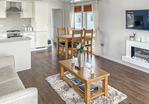 Luxury lodge with one double and one twin.