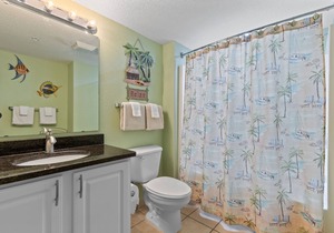 Luxury Oceanfront w/Breathtaking Views! Step 2 Beach. Free On Site Parking