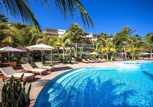 LUXURY PENTHOUSE IN LOS VENEROS BEACHFRONT RESIDENCES