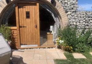 Luxury Pod-Sleeps 2-Hot Tub-Pets-Garden