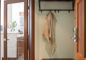 Luxury Renovated 2BR/2BA Townhouse in the Prestigious Benchlands
