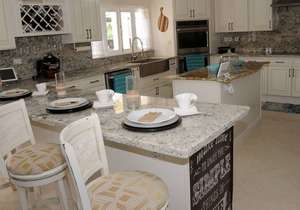 Luxury romantic air conditioned hidden gem with spectacular Caribbean Sea views