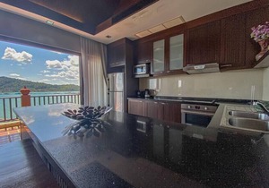 Luxury sea view penthouse with infinity pool in Tranquility Bay