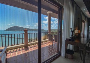 Luxury sea view penthouse with infinity pool in Tranquility Bay