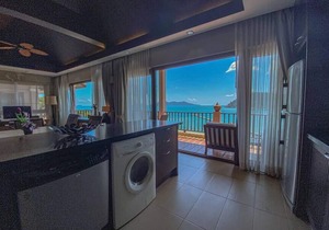 Luxury sea view penthouse with infinity pool in Tranquility Bay