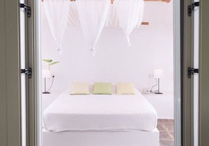 Luxury Skiathos Villa | 1 Bedroom Holiday Suite | Vromolimnos