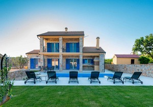Luxury Stone Villa BANOVI