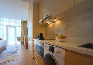 Luxury Studio Apartment Near the Community JVT