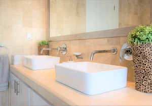 LUXURY SUITE - OCEAN BREEZE SUNSET BEACH