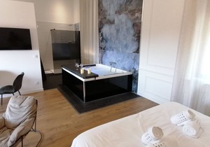 Luxury Suite with Spa - La Nébuleuse