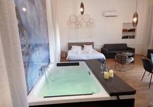 Luxury Suite with Spa - La Nébuleuse