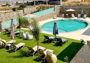 Luxury Suites in Stavromenos