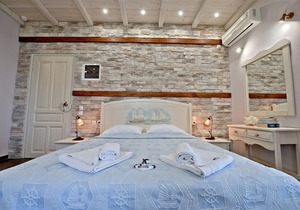 Luxury Superior Studios just 20m. from the Sea!