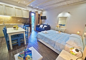Luxury Superior Studios just 20m. from the Sea!