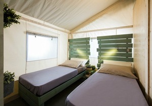 Luxury tent with a bathroom and kitchen, 11 km. from Porec