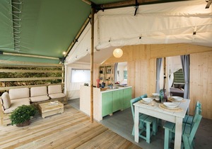 Luxury tent with a bathroom and kitchen, 11 km. from Porec