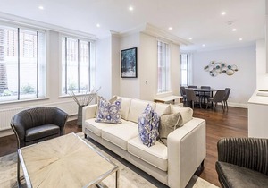 Luxury Three Bedroom Apartment (Lower Ground Floor)