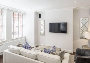Luxury Three Bedroom Flat- (Lower Ground Floor)