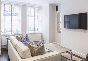 Luxury Three Bedroom - Flat 132 (Lower Ground Floor)